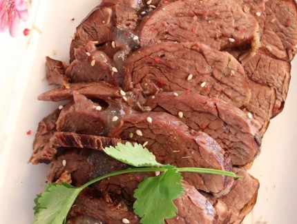 金城老碗【牛】氣沖天、好“禮”相隨